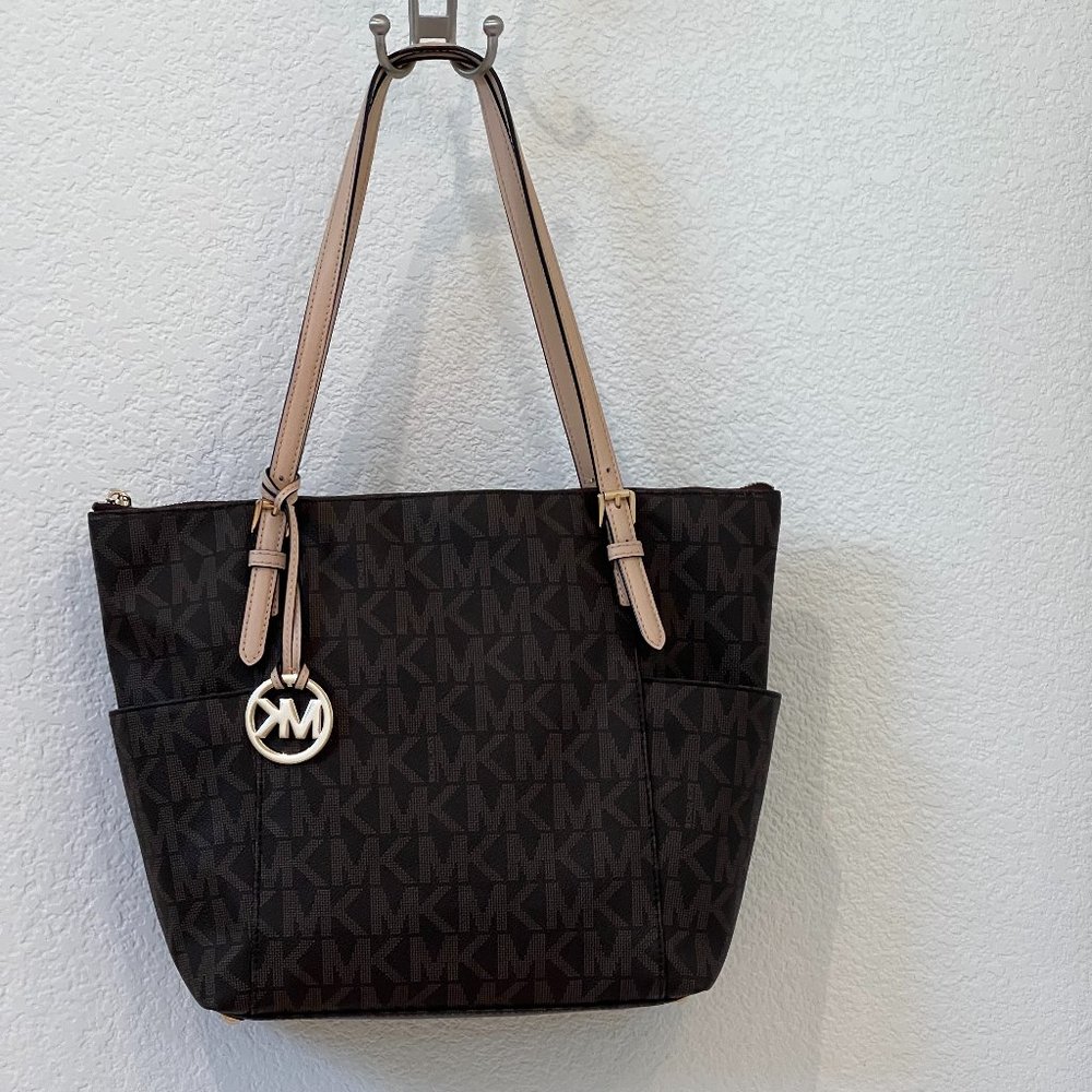 Michael Kors MK Signature and authentic  Shoulder Tote Bag - Picture 4 of 16